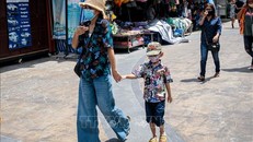 Người dân đeo khẩu trang phòng lây nhiễm COVID-19 tại Hua Hin, Thái Lan ngày 19/5/2020. Ảnh minh họa: AFP/TTXVN