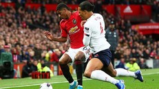 Cầu thủ Premier League phải ngồi ngoài nếu dương tính với COVID-19. Ảnh: Getty Images