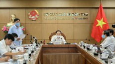 Bộ trưởng GD&ĐT Phùng Xuân Nhạ chủ trì cuộc họp với đại diện 63 tỉnh, thành về tổ chức thi tốt nghiệp THPT sắp tới. Ảnh: T.T.