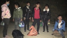 Bắt giữ 9 đối tượng vượt biên vào Việt Nam trái phép