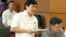 Ủy ban Thường vụ Quốc hội trình Quốc hội bãi nhiệm tư cách đại biểu Quốc hội với ông Phạm Phú Quốc.