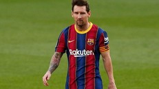 Messi và đồng đội có thể giảm 30% lương, với một số điều kiện, theo đài RAC1. Ảnh: Reuters