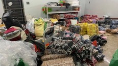 Phát hiện kho hàng thời trang nhập lậu cực lớn tại Quảng Ninh