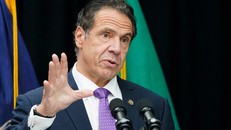 Thống đốc New York Andrew Cuomo. Ảnh: AP