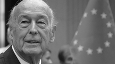 Ông Valéry Giscard d'Estaing.