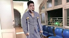 Diễn viên Long Chun bị u xương hàm, phải dừng thi Gương mặt thân quen.