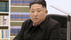 Năm nay nhà lãnh đạo Triều Tiên viết thư, thay vì đọc thông điệp năm mới. Ảnh: KCNA