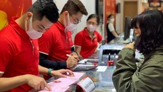 Giá vàng hôm nay 1/2: Biến động khó lường, mua bán cầm chừng