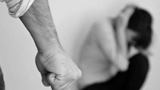 Vì sao những nạn nhân của bạo lực tình dục không dám lên tiếng?