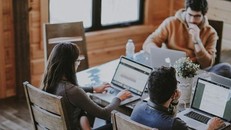 Công nghệ phát triển làm thay đổi 'đồng hồ sinh học' của con người