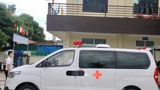 Tập đoàn FLC trao tặng thành phố Sầm Sơn xe cứu thương hỗ trợ công tác phòng chống dịch bệnh, thiên tai