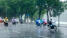 Rãnh áp thấp gây mưa dông nhiều khu vực