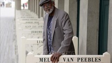 Vĩnh biệt 'cha đỡ đầu' của điện ảnh da màu hiện đại