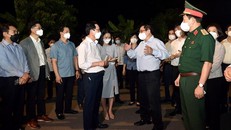 Chiều tối 29/5, Thủ tướng Phạm Minh Chính vào tâm dịch Bắc Ninh kiểm tra công tác phòng chống dịch bệnh COVID-19, duy trì hoạt động sản xuất kinh doanh. Ảnh VGP/Nhật Bắc