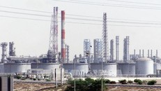 OPEC+ cân nhắc biện pháp nhằm giảm giá dầu đang 'quá nóng'