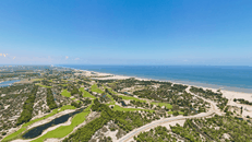 Việt Nam sở hữu đường bờ biển dài với tiềm năng phát triển du lịch biển hàng đầu thế giới.