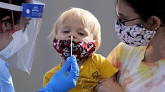 Nghiên cứu mới về nguy cơ mắc COVID-19 ở trẻ em