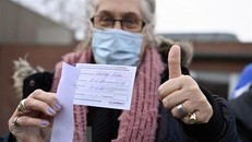 Vaccine ngừa COVID-19 giúp ngăn bệnh trở nặng​, kể cả khi nhiễm biến thể Delta