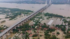 Trung Quốc: Sơ tán hàng trăm nghìn người, đóng cửa hàng chục mỏ than do lũ lụt