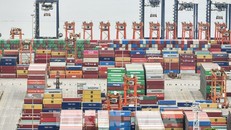 Ngoại thương Trung Quốc tăng mạnh trong 10 tháng đầu năm