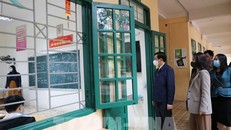 Hà Nội hướng dẫn xử trí các ca mắc COVID-19 và F1, F2 tại trường học