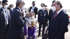 Chủ tịch nước Nguyễn Xuân Phúc đến Phnom Penh, bắt đầu thăm chính thức Vương quốc Campuchia