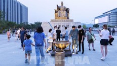 Hàn Quốc: Quảng trưởng Gwanghwamun chính thức mở cửa trở lại