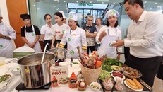 Ấn tượng tương ớt phở Chin-su tại Ngày của Phở 