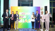 Sự kiện “Pride at work” do Prudential và Britcham tổ chức làn đầu tiên thu hút 100 lãnh đạo cùng thực hiện cam kết phá bỏ định kiến giới nơi công sở