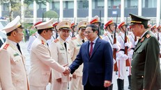 Thủ tướng: Đảm bảo hậu cần, kỹ thuật, xây dựng lực lượng Công an chính quy, tinh nhuệ, hiện đại