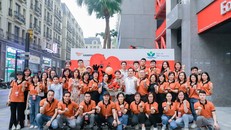 Cán bộ nhân viên Văn Phú - Invest cùng cư dân The Terra - An Hưng tham dự sự kiện hiến máu nhân đạo “Ngày thứ 7 sẻ chia”.