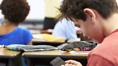 Bang New South Wales cấm sử dụng điện thoại di động trong trường trung học