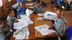 Hơn 80% số trẻ em tại Nam Phi không đọc hiểu thành thạo trước 10 tuổi
