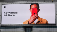 Cổ phiếu Apple giảm sau lệnh cấm của chính phủ Trung Quốc 