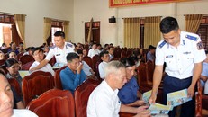 Hải đội 102 bồi dưỡng kiến thức pháp luật tại huyện Cẩm Xuyên, Hà Tĩnh