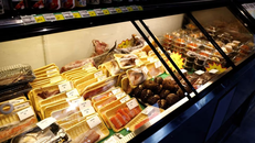 Quân đội Mỹ mua hải sản của Nhật Bản