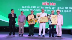 Tôn vinh đội ngũ thầy thuốc hết lòng bảo tồn và phát huy các bài thuốc quý 