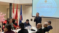 Đại sứ Việt Nam tại Hà Lan gặp mặt bà con cộng đồng người Việt