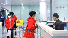 Cục Quản lý xuất nhập cảnh hỗ trợ công dân Việt Nam từ Myanmar về nước