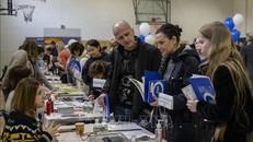 Thị trường lao động Mỹ tiếp tục hạ nhiệt