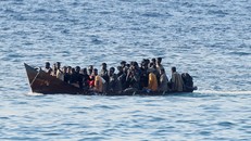 Anh và Italy nhất trí kiểm soát làn sóng di cư