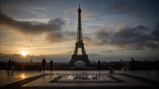 Nhân viên Tháp Eiffel chấm dứt đình công
