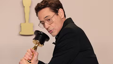 Robert Downey Jr tri ân vợ khi đoạt tượng vàng Oscar