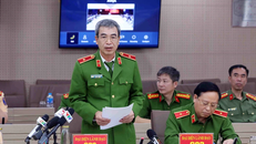 Thiếu tướng Nguyễn Văn Thành, Phó Cục trưởng Cục Cảnh sát Điều tra tội phạm về tham nhũng, kinh tế, buôn lậu thông tin đến các cơ quan thông tấn, báo chí. Ảnh: TTXVN