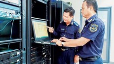 Thủ tướng Chính phủ chỉ đạo tiếp tục đẩy mạnh chuyển đổi số trong lĩnh vực hải quan