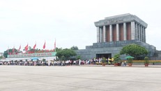 Kỷ niệm 134 năm Ngày sinh Chủ tịch Hồ Chí Minh: Gần 32 nghìn lượt người vào Lăng viếng Bác
