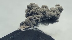 Núi lửa Tungurahua của Ecuador ghi nhận hoạt động địa chấn tăng cao