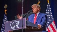 Ông Donald Trump chuyển hướng sang công kích cá nhân đối thủ