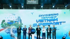 Các đại biểu thực hiện nghi thức công bố tầm nhìn mới của SuperPortTM Việt Nam