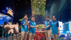 Những thành viên trong nhóm chăm sóc sư tử biển tại đám cưới có 1-0-2 của Lạc Lạc - An An.